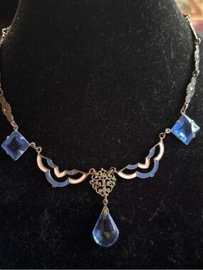 Vintage- Blue Teardrop Pendant Necklace